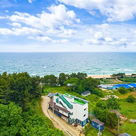 Gangneung Undukmaru Pension Ngoại thất bức ảnh